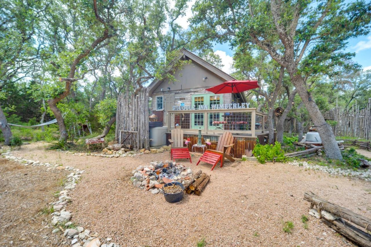 Snuggle Inn Wimberley Cabin With Fire Pit And Deck エクステリア 写真