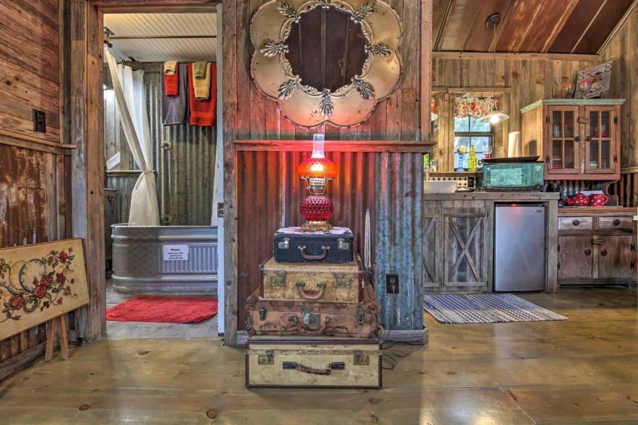 Snuggle Inn Wimberley Cabin With Fire Pit And Deck エクステリア 写真